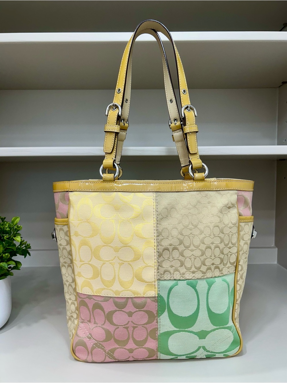 Coach Spring Y2K Signature Pastel Patchwork Turnlock Gallery Tote Shoulder Bag - Picture 4 of 16